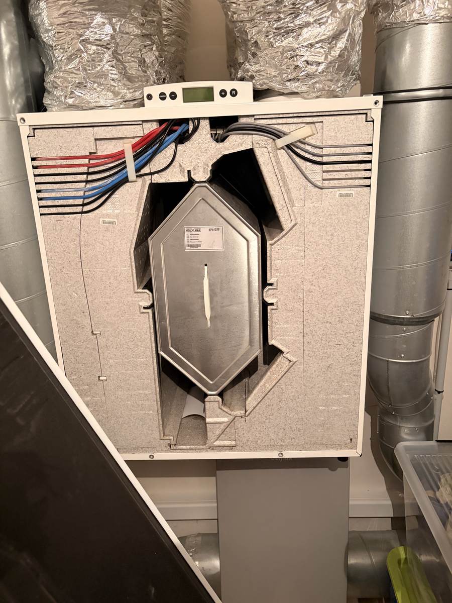 Warmtewisselaar ventilatiesysteem geïnstalleerd